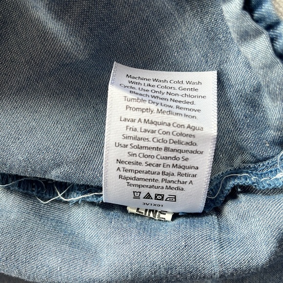 Time and Tru Chambray Oversized Peplum Blouse Size Large NWOT - Picture 9 of 9